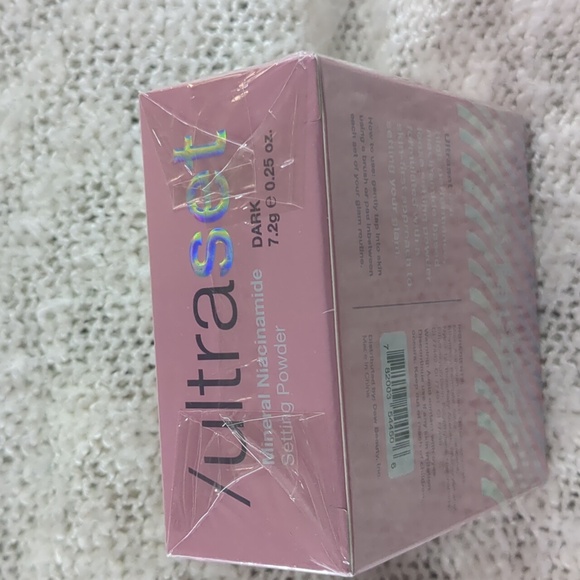 toyfactory Ultraset Niacinamide Setting Powder in Dark, 7.2g/0.25oz - Picture 7 of 10